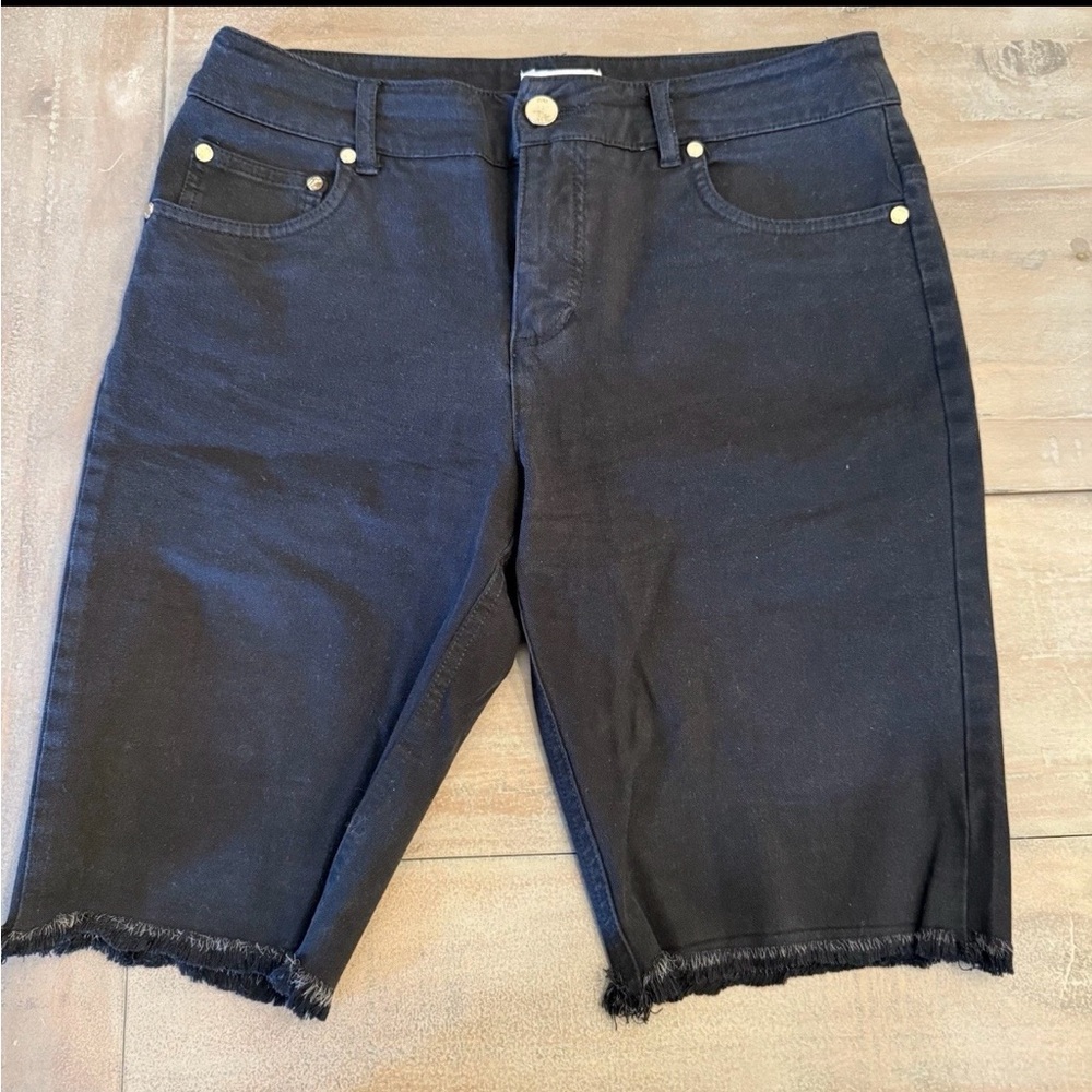 Eric Women’s Bermuda black Denim Shorts High-Rise Stretch Denim Shorts Size 6